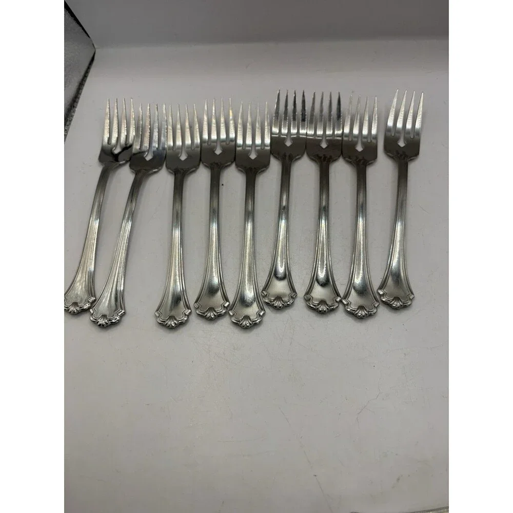 9 Salad/ Desert Forks MIDTOWNE Oneida USA Stainless 6 3/4” Glossy Very Nice!